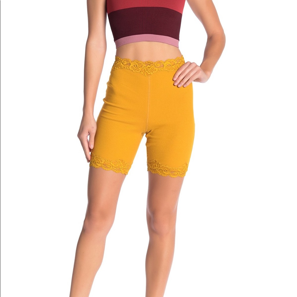 (NWT) FREE PEOPLE INTIMATELY - Harlow Bike Shorts - Hawaii Honey (Size Small)